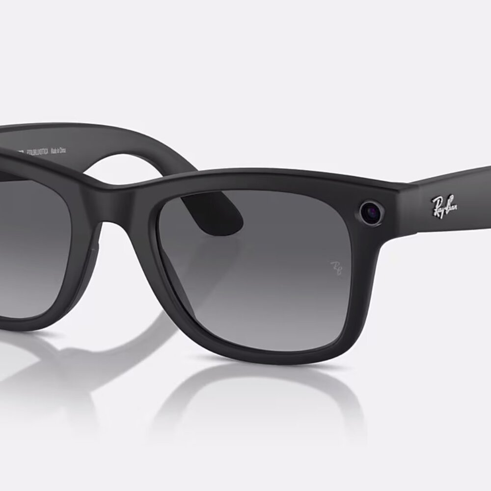 NIB Ray Ban Meta Wayfarer in black/Black